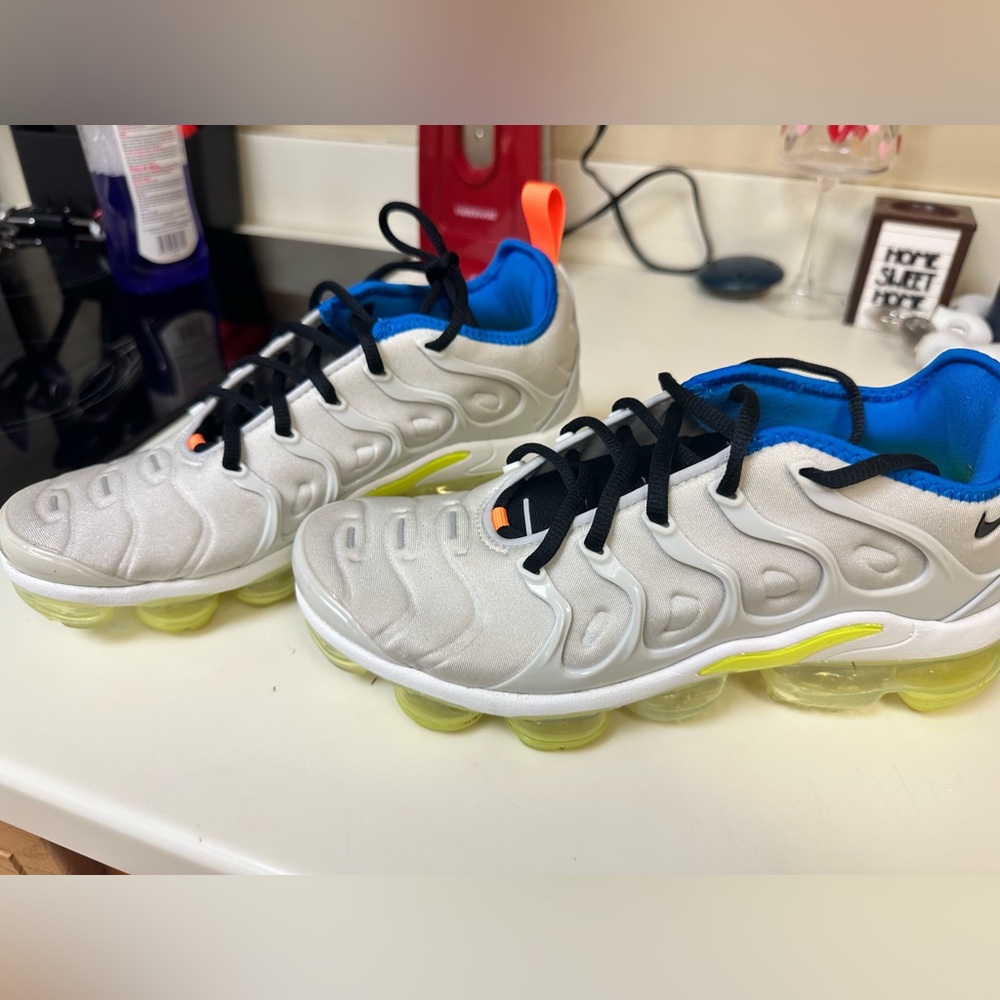 Nike vm shoes size 8, barely worn